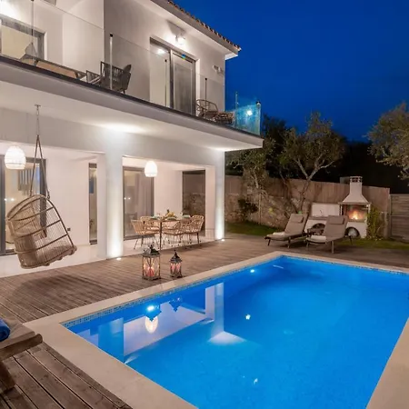 Queen Of Zakynthos Luxury Amoudi