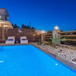 Queen Of Zakynthos Luxury * アモウディ