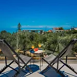 Queen Of Zakynthos Luxury アモウディ