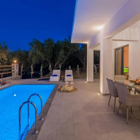 וילה Queen Of Zakynthos Luxury אמודי